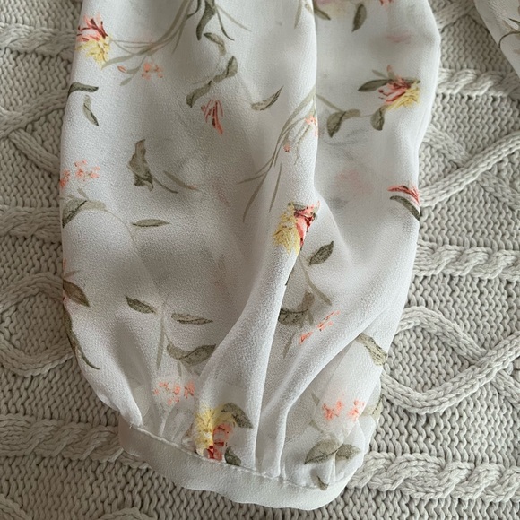 White House Black Market Floral White Blouse Women’s Size 0 - Picture 10 of 16